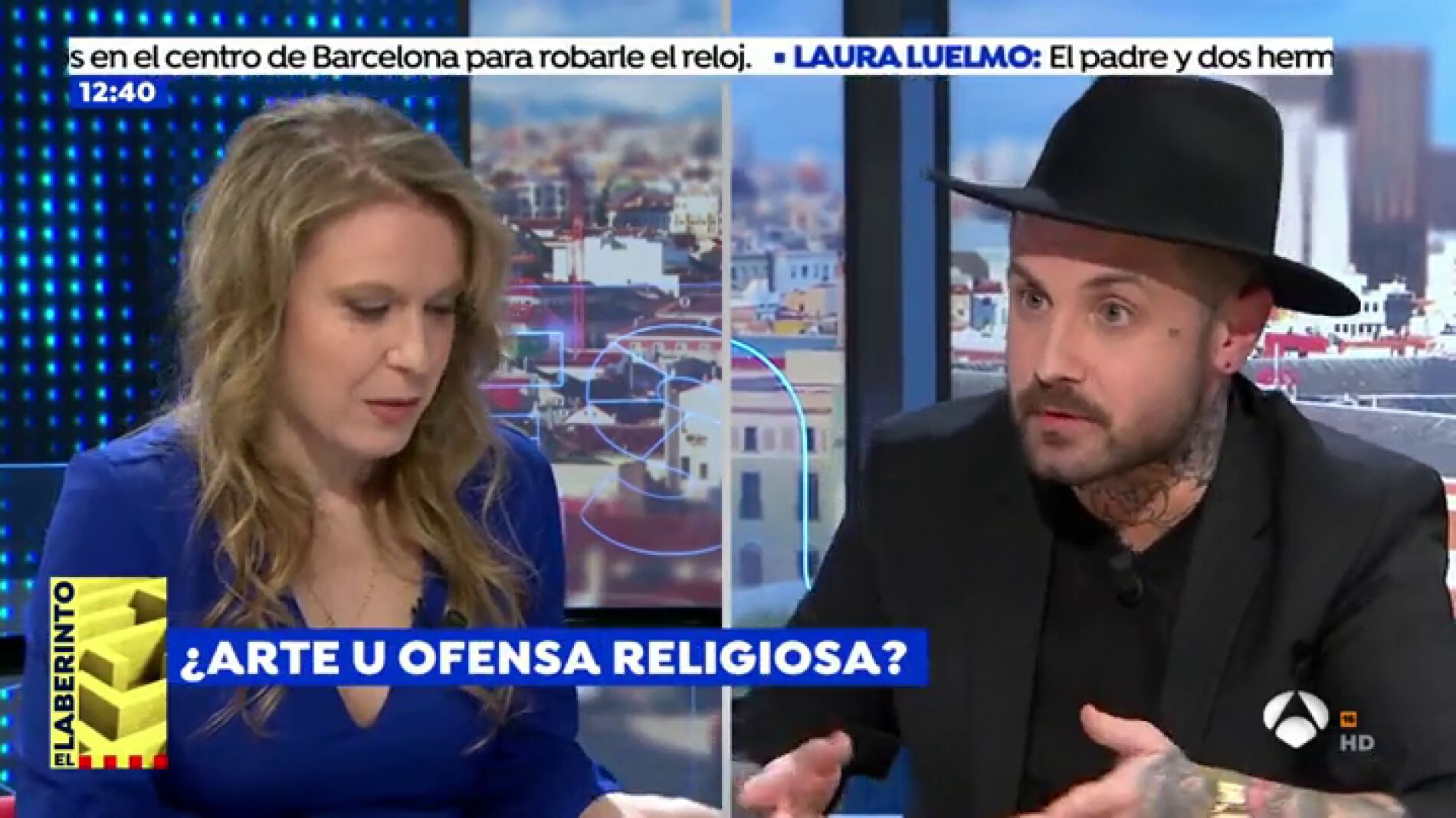 El artista denunciado por escribir 'pederastia' con hostias consagradas: "Hay una persecuci&oacute;n continua a los artistas"