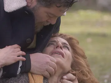 Fe, en brazos de Mauricio: "Me muero" Fe, en brazos de Mauricio: "Me muero"