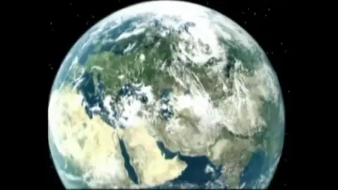 El Polo Norte magnético se desplaza 55 kilómetros al año El Polo Norte magnético se desplaza 55 kilómetros al año