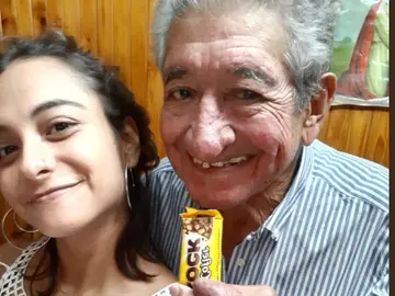 Imagen del abuelo con su nieta Imagen del abuelo con su nieta