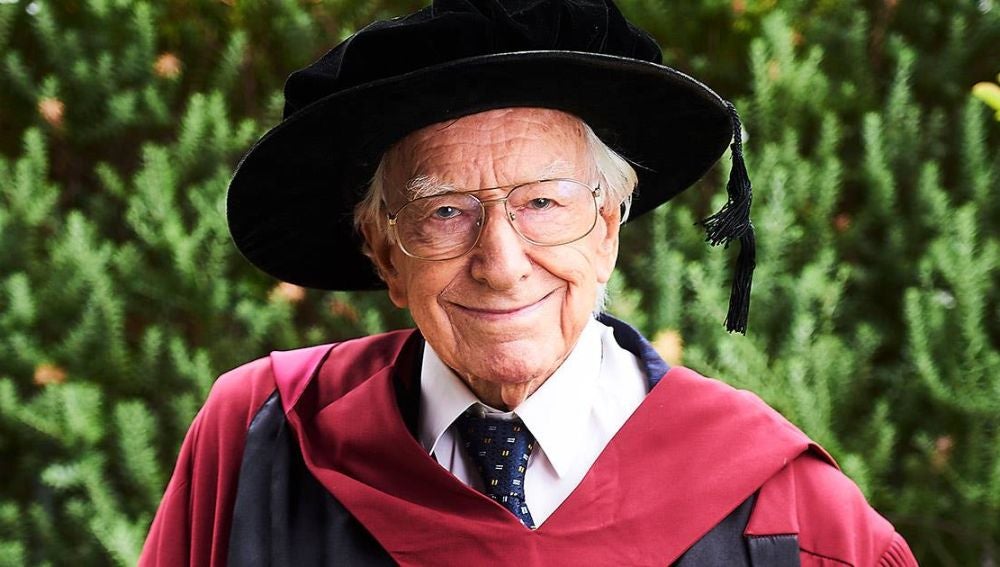 El abuelo que se ha doctorado en Filosofía