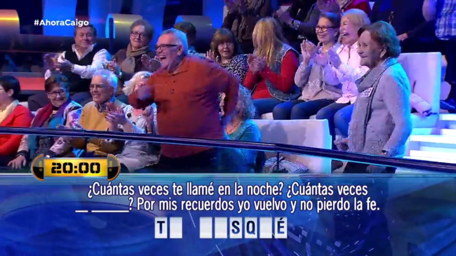 Los originales pasos de baile de Paquillo revolucionan el plat&oacute; de '&iexcl;Ahora caigo!' 