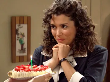 Luisita le prepara una romántica sorpresa a Amelia por su cumpleaños Luisita le prepara una romántica sorpresa a Amelia por su cumpleaños
