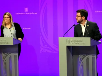 El vicepresidente del Govern i conseller de Economía, Pere Aragonès y la consellera de la Presidencia y portavoz del Govern, Elsa Artadi El vicepresidente del Govern i conseller de Economía, Pere Aragonès y la consellera de la Presidencia y portavoz del Govern, Elsa Artadi