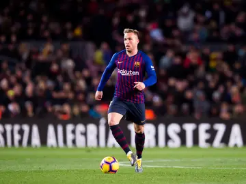 Arthur Melo controla un balón Arthur Melo controla un balón