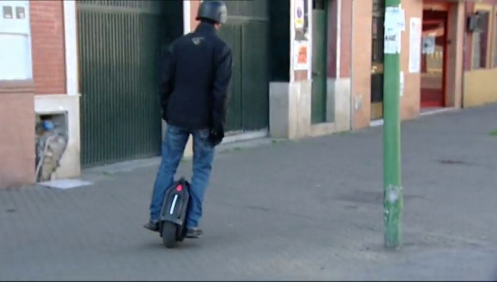 Persigue a un ladrón en monociclo y consigue reducirle hasta que llega la policía 