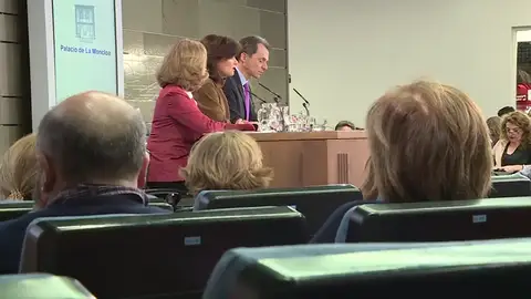 El Gobierno aprueba una oferta de más de 1.700 plazas de refuerzo para atender los servicios afectados por el Brexit El Gobierno aprueba una oferta de más de 1.700 plazas de refuerzo para atender los servicios afectados por el Brexit