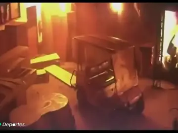 El Flamengo difunde el vídeo del momento en el que se produjo la explosión que originó el incendio de su academia El Flamengo difunde el vídeo del momento en el que se produjo la explosión que originó el incendio de su academia