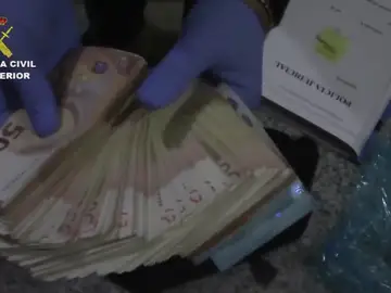 Desarticulada una organización vinculada con la Camorra que falsificaba dinero en Andalucía Desarticulada una organización vinculada con la Camorra que falsificaba dinero en Andalucía