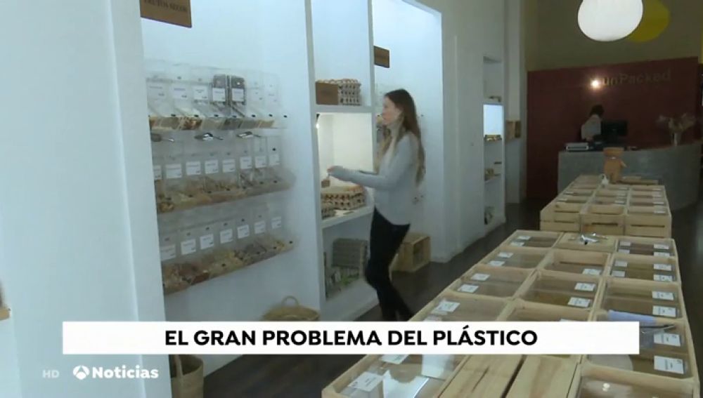 Así funciona el primer supermercado libre de plásticos de Madrid