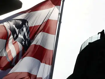 La bandera del Atlético de Madrid ondea en el Metropolitano La bandera del Atlético de Madrid ondea en el Metropolitano
