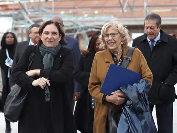 La alcaldesa de Barcelona, Ada Colau y la alcaldesa de Madrid, Manuela Carmena La alcaldesa de Barcelona, Ada Colau y la alcaldesa de Madrid, Manuela Carmena