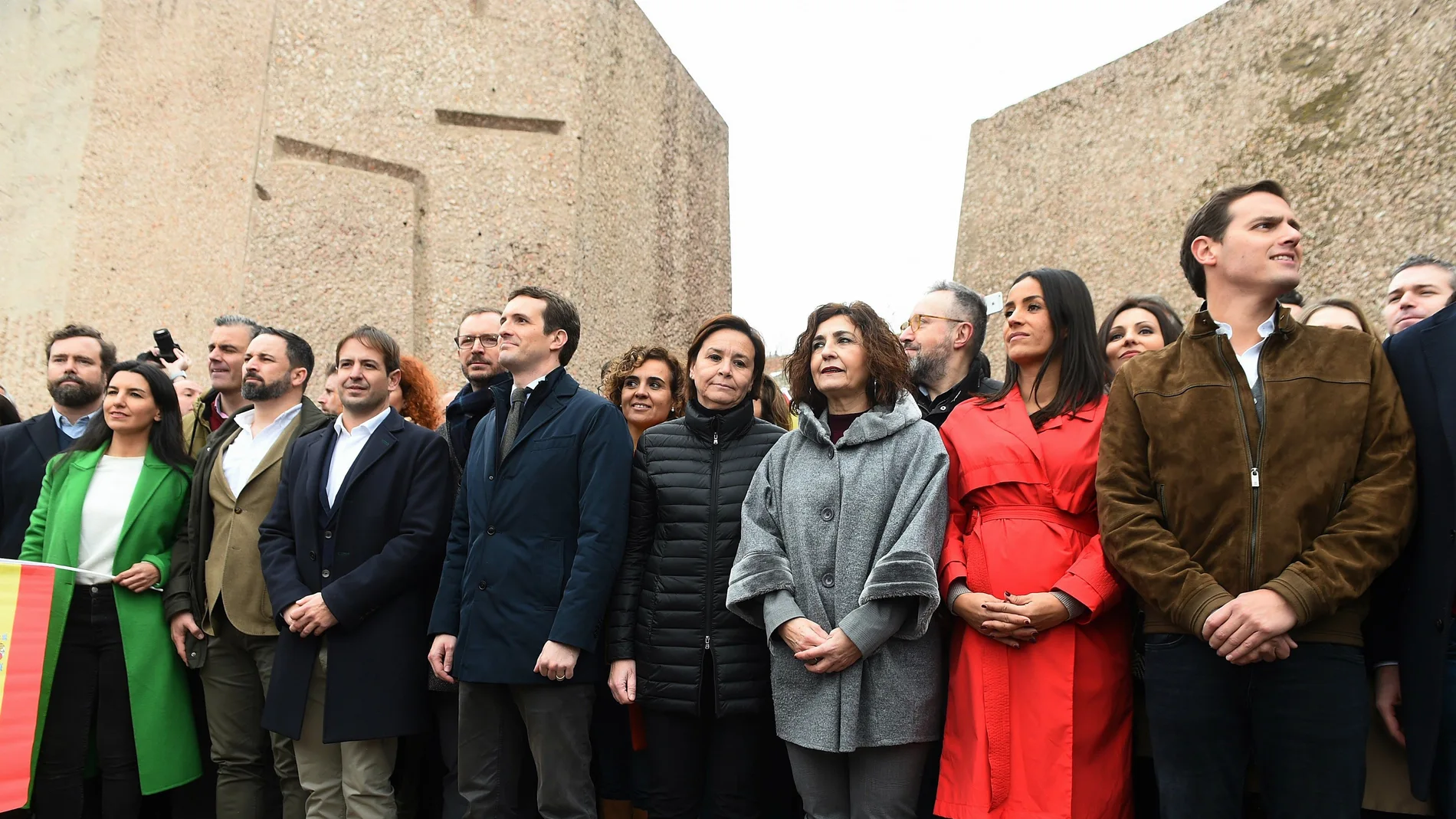 La foto de PP, Ciudadanos y Vox en la manifestación en Colón contra Pedro Sánchez La foto de PP, Ciudadanos y Vox en la manifestación en Colón contra Pedro Sánchez