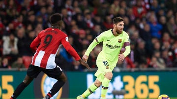 Messi, en acción contra el Athletic en San Mamés