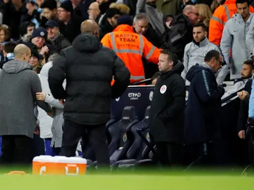 Maurizio Sarri se va del Etihad Stadium sin dar la mano a Guardiola Maurizio Sarri se va del Etihad Stadium sin dar la mano a Guardiola