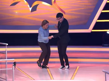 Palmira Gogó y Juanra Bonet se mueven al ritmo de un hit de los 'Jackson 5' en '¡Boom!': "Arturo Valls alguien tiene un ataque de cuernos" Palmira Gogó y Juanra Bonet se mueven al ritmo de un hit de los 'Jackson 5' en '¡Boom!': "Arturo Valls alguien tiene un ataque de cuernos"