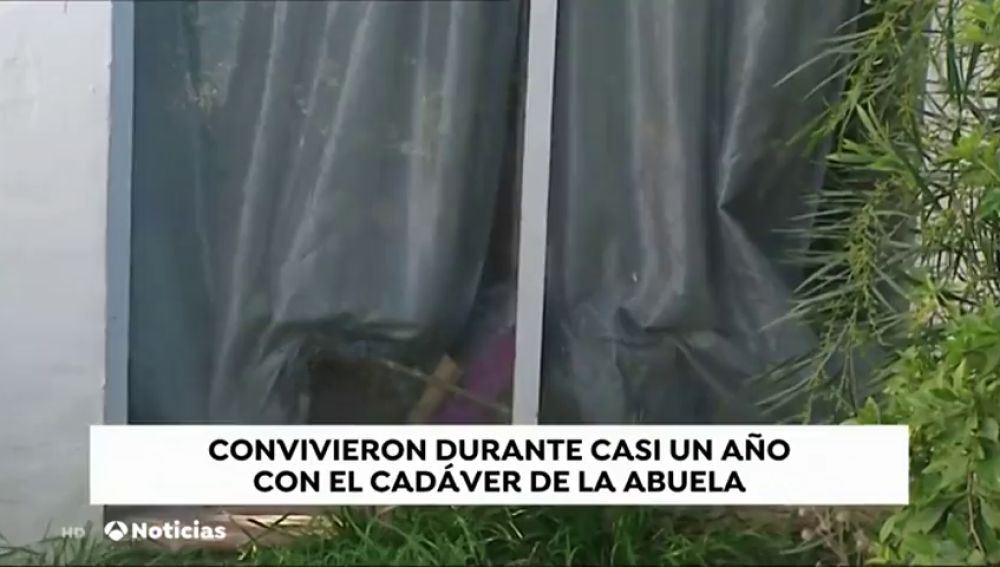 Una mujer y su hija conviven durante un año con el cadáver momificado de su madre en Málaga