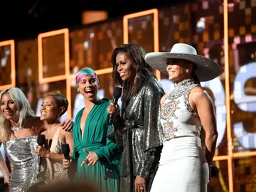 Michelle Obama, Jennifer López, Lady Gaga, Jada Pinkett Smith y Alicia Keys Michelle Obama, Jennifer López, Lady Gaga, Jada Pinkett Smith y Alicia Keys