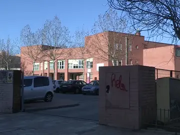 Condenados seis menores a pagar 6.000 euros por acosar y agredir a un compañero del instituto en Valladolid Condenados seis menores a pagar 6.000 euros por acosar y agredir a un compañero del instituto en Valladolid
