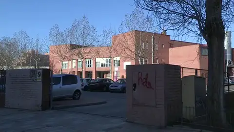 Condenados seis menores a pagar 6.000 euros por acosar y agredir a un compañero del instituto en Valladolid Condenados seis menores a pagar 6.000 euros por acosar y agredir a un compañero del instituto en Valladolid