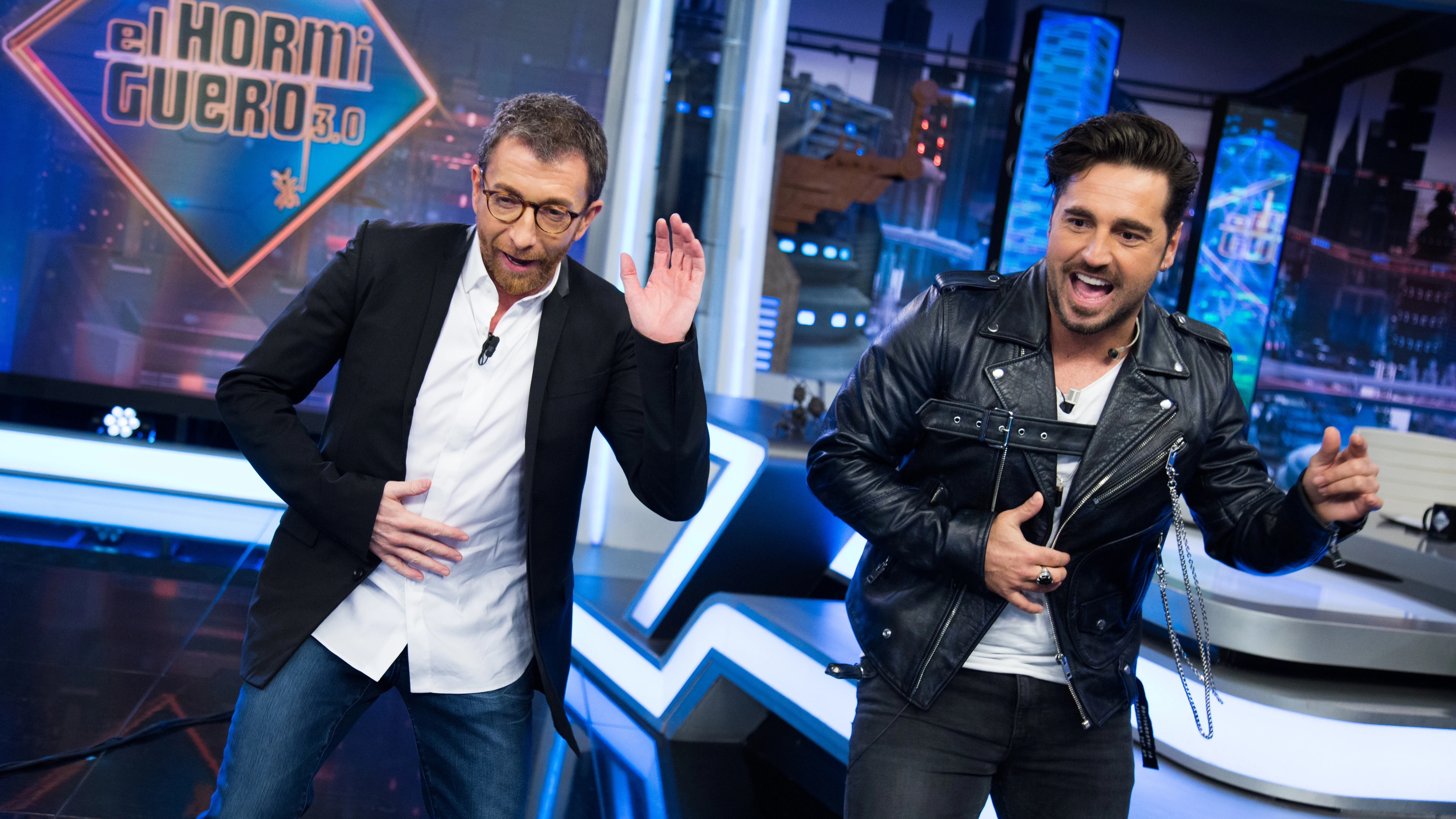 Así enseña a bailar bachata David Bustamante a Pablo Motos en 'El Hormiguero 3.0' Vídeo - Así enseña a bailar bachata David Bustamante a Pablo Motos en 'El Hormiguero 3.0'