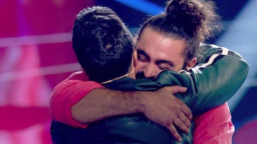 V&iacute;deo: Luis Fonsi consigue a Tomas Basso