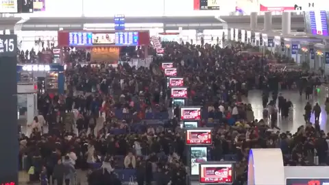 Millones de chinos vuelven a casa tras celebrar su año nuevo Millones de chinos vuelven a casa tras celebrar su año nuevo
