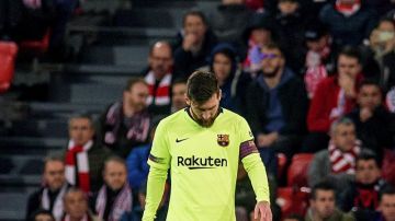 Messi se lamenta durante el Athletic - Barcelona