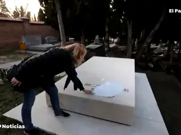 Profanan las tumbas de Pablo Iglesias, la Pasionaria y el monumento a las Trece Rosas con pintadas vandálicas Profanan las tumbas de Pablo Iglesias, la Pasionaria y el monumento a las Trece Rosas con pintadas vandálicas