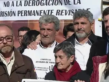 Los padres de Mari Luz Cortés, de Marta del Castillo o Diana Quer, continúan la lucha por la prisión permanente revisable Los padres de Mari Luz Cortés, de Marta del Castillo o Diana Quer, continúan la lucha por la prisión permanente revisable