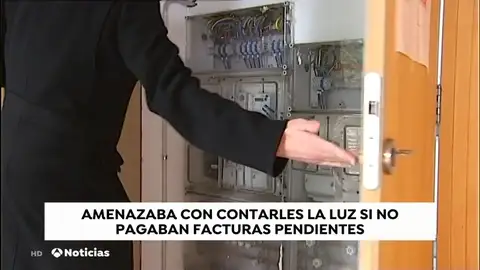 Detienen a un hombre que estafó más de 12.000 euros haciéndose pasar por empleado de una compañía eléctrica Detienen a un hombre que estafó más de 12.000 euros haciéndose pasar por empleado de una compañía eléctrica