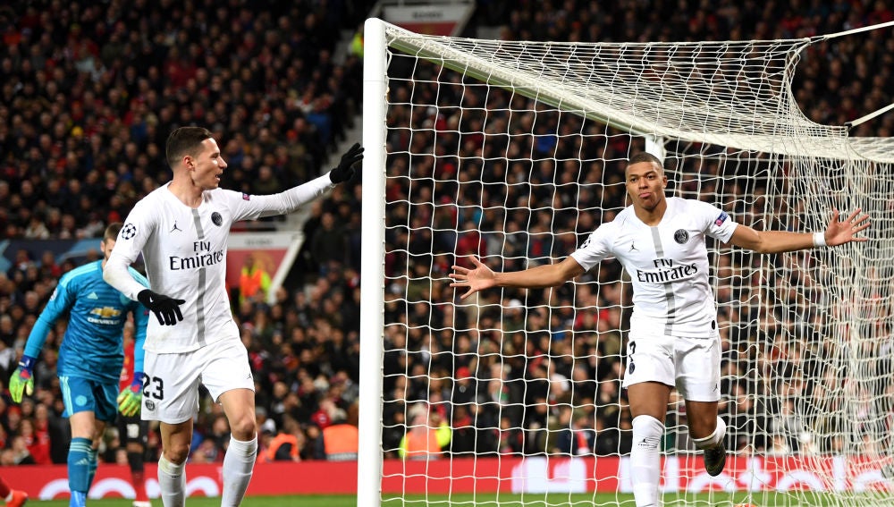 Mbappé celebra su gol en Old Trafford