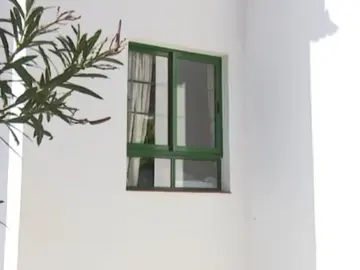 Una niña de tres años, en estado crítico tras caer de un edificio en la localidad tinerfeña de Santiago del Teide Una niña de tres años, en estado crítico tras caer de un edificio en la localidad tinerfeña de Santiago del Teide