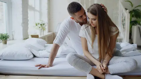Pareja en la cama Pareja en la cama