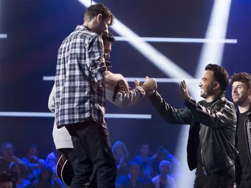 Luis Fonsi cierra su equipo con el dúo formado por Ángel Mosquera y Leonardo Mera: “Aunque se conocen muy poco, hacen un equipo muy balanceado” Luis Fonsi cierra su equipo con el dúo formado por Ángel Mosquera y Leonardo Mera: “Aunque se conocen muy poco, hacen un equipo muy balanceado”