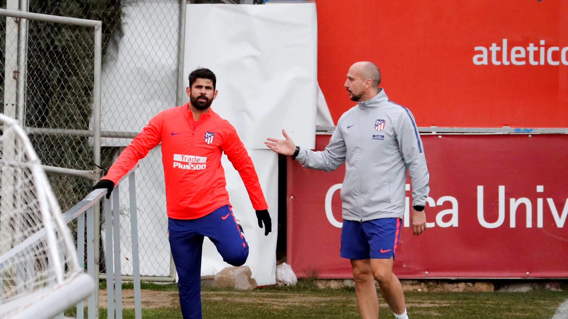 Diego Costa se ejercita en un entrenamiento con el Atlético de Madrid Diego Costa se ejercita en un entrenamiento con el Atlético de Madrid