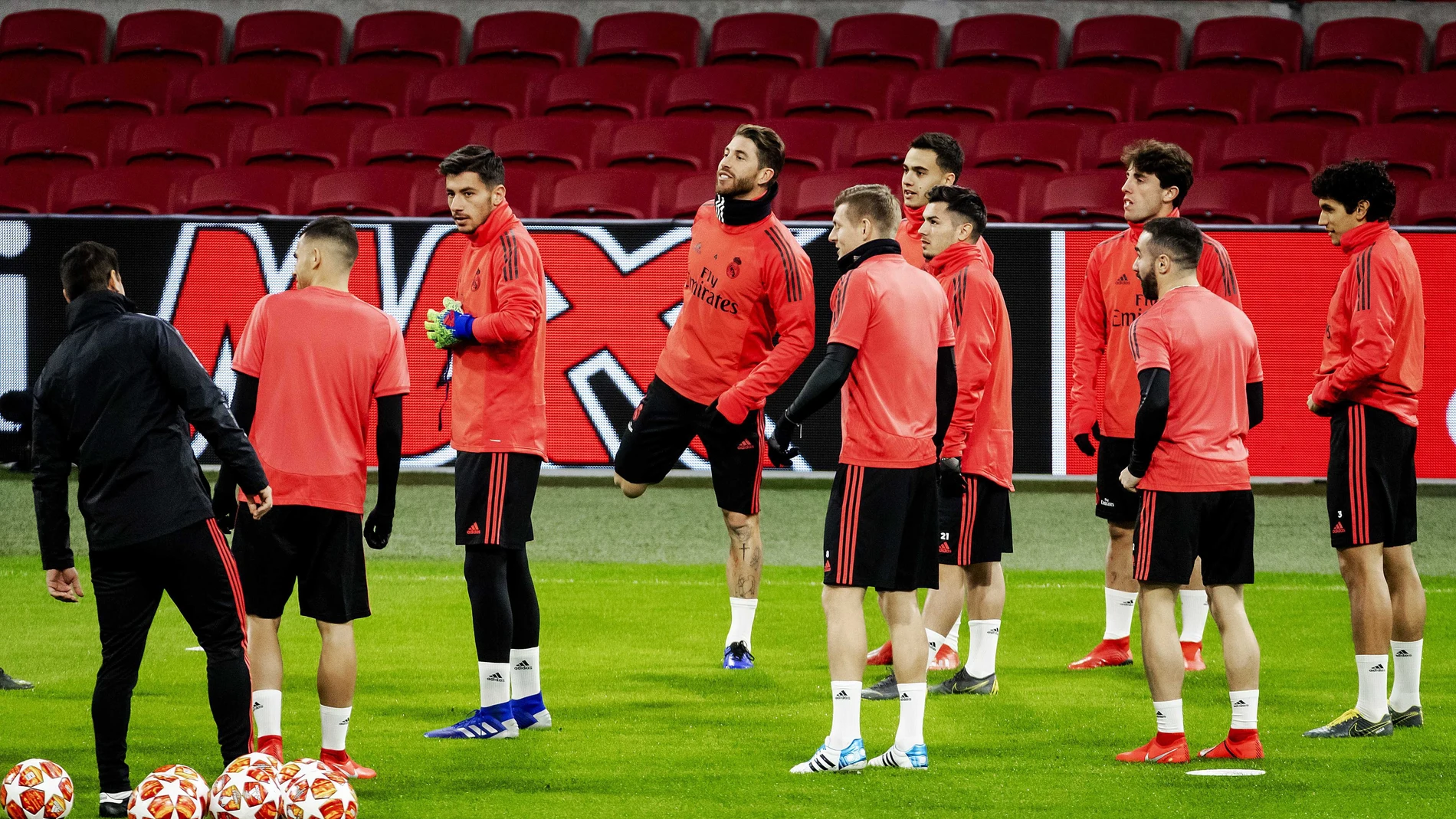 Los jugadores del Real Madrid se entrenan en Ajax Los jugadores del Real Madrid se entrenan en Ajax