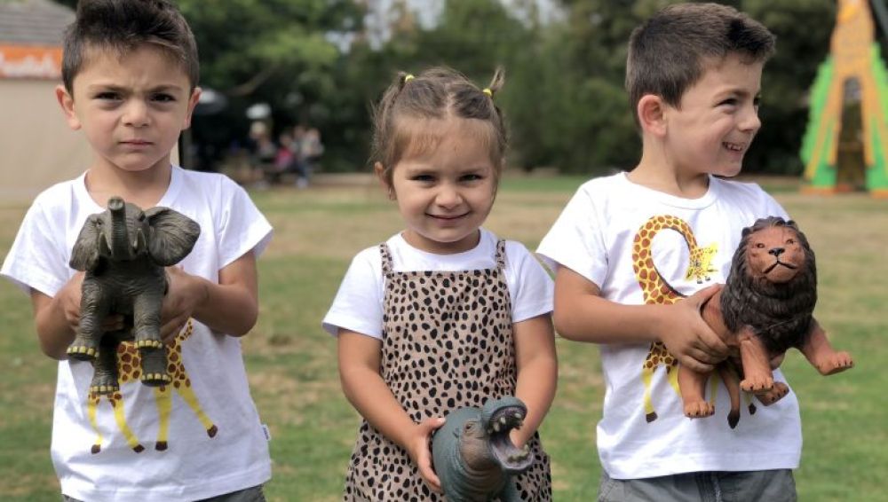 Que VídeoUna Se Les Sus En Juguetes Indigna Encontró Compró A Por Madre Hijos Lo Los 4j5ARL3