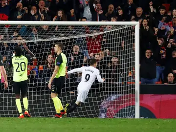 Kevin Gameiro celebra su gol ante el Celtic Kevin Gameiro celebra su gol ante el Celtic