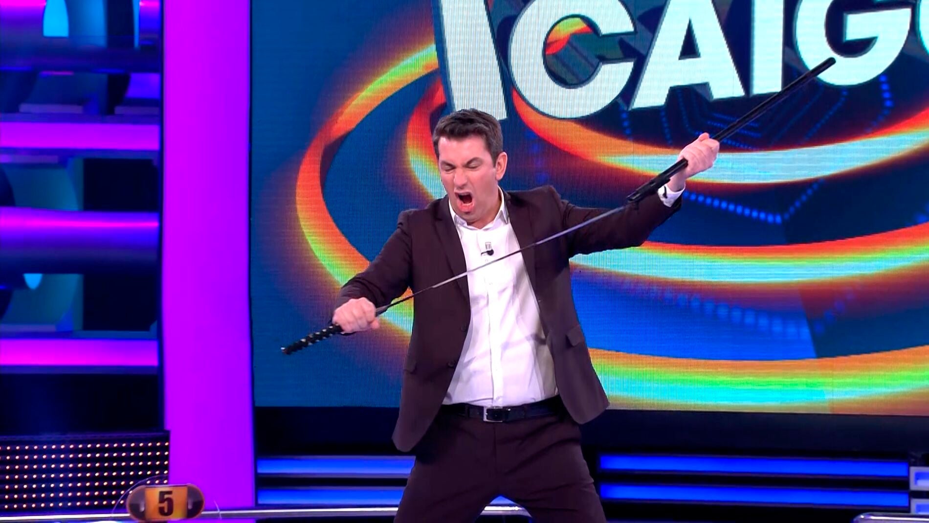 Arturo valls en ahora caigo