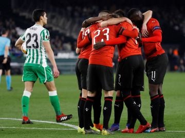 Los jugadores del Rennes celebran un gol en el Benito Villamarín