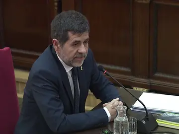 Jordi Sánchez admite que convocó el 20-S frente a Economía para "protestar pacíficamente" contra los registros y no para impedirlos Jordi Sánchez admite que convocó el 20-S frente a Economía para "protestar pacíficamente" contra los registros y no para impedirlos