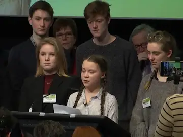 Los jóvenes acusan a los políticos de "no hacer los deberes" contra el cambio climático Los jóvenes acusan a los políticos de "no hacer los deberes" contra el cambio climático