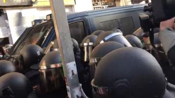 REEMPLAZO Tensión durante el desahucio de Argumosa REEMPLAZO Tensión durante el desahucio de Argumosa