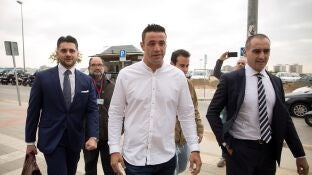 Llegada de David Serrano, y sus abogados a los juzgados de M&aacute;laga