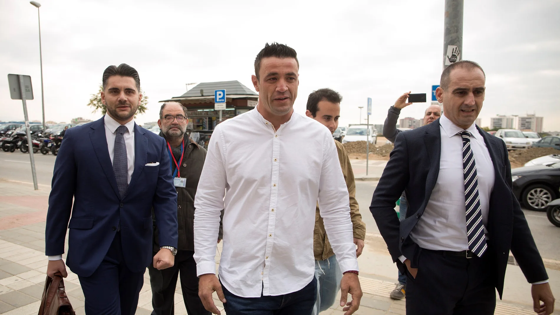 Llegada de David Serrano, y sus abogados a los juzgados de Málaga Llegada de David Serrano, y sus abogados a los juzgados de Málaga