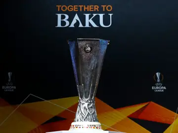 El trofeo de la Europa League El trofeo de la Europa League