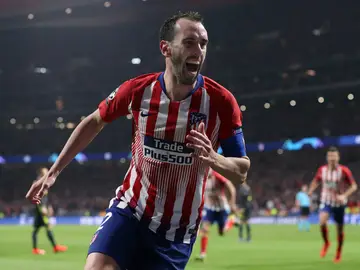 Diego Godín celebra un gol Diego Godín celebra un gol