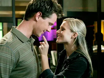 Jason Dohring y Kristen Bell en 'Veronica Mars' Jason Dohring y Kristen Bell en 'Veronica Mars'