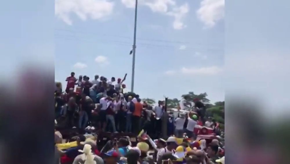 REEMPLAZO | Llegan dos camiones con ocho toneladas de ayuda humanitaria a la frontera de Brasil con Venezuela
